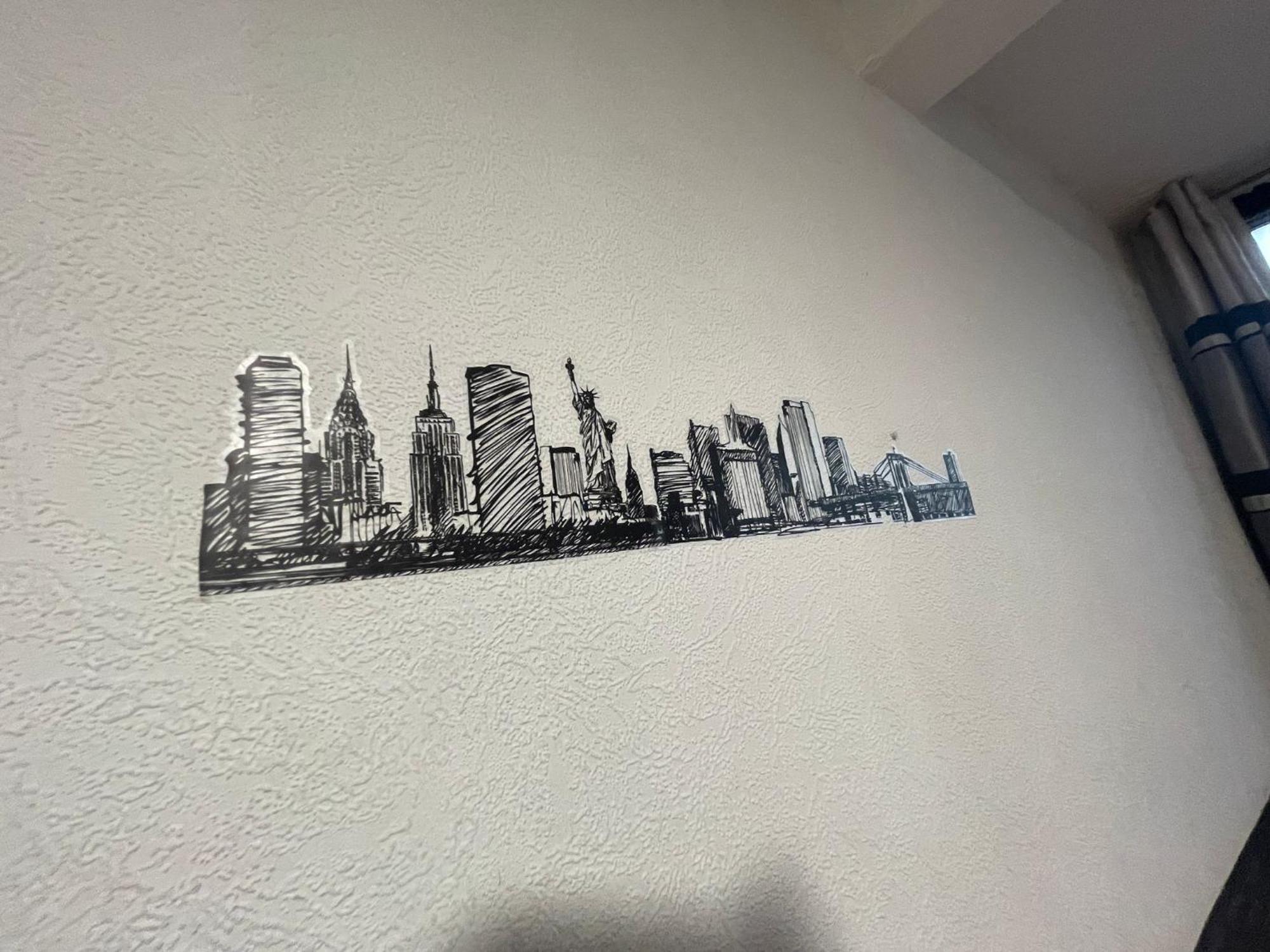 Manhattan Hotel — Photos 1